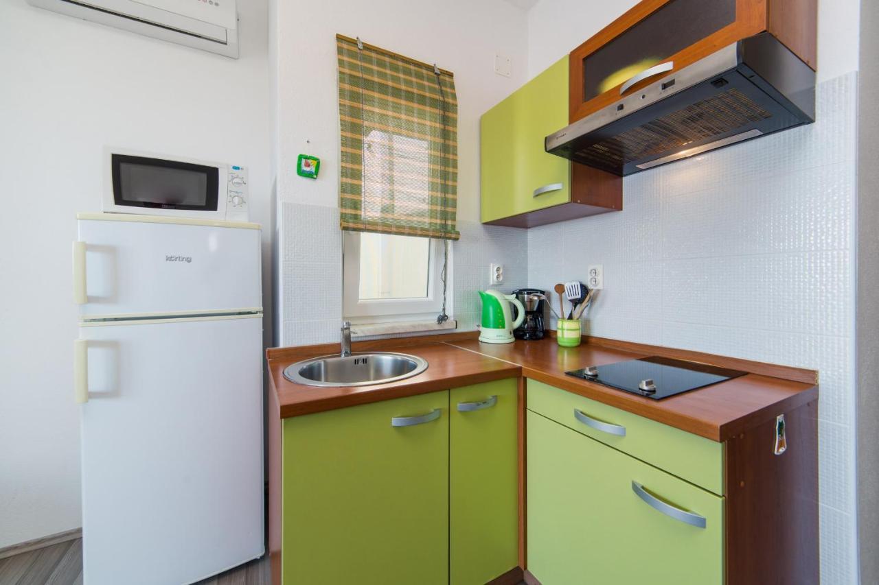 Apartments By The Sea Brist, Makarska - 11078 Екстер'єр фото