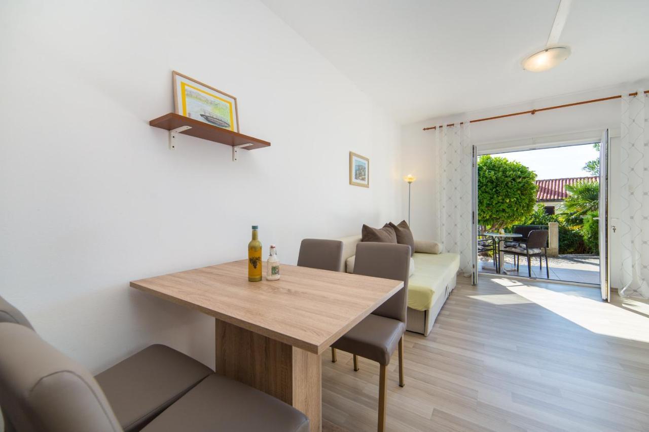 Apartments By The Sea Brist, Makarska - 11078 Екстер'єр фото