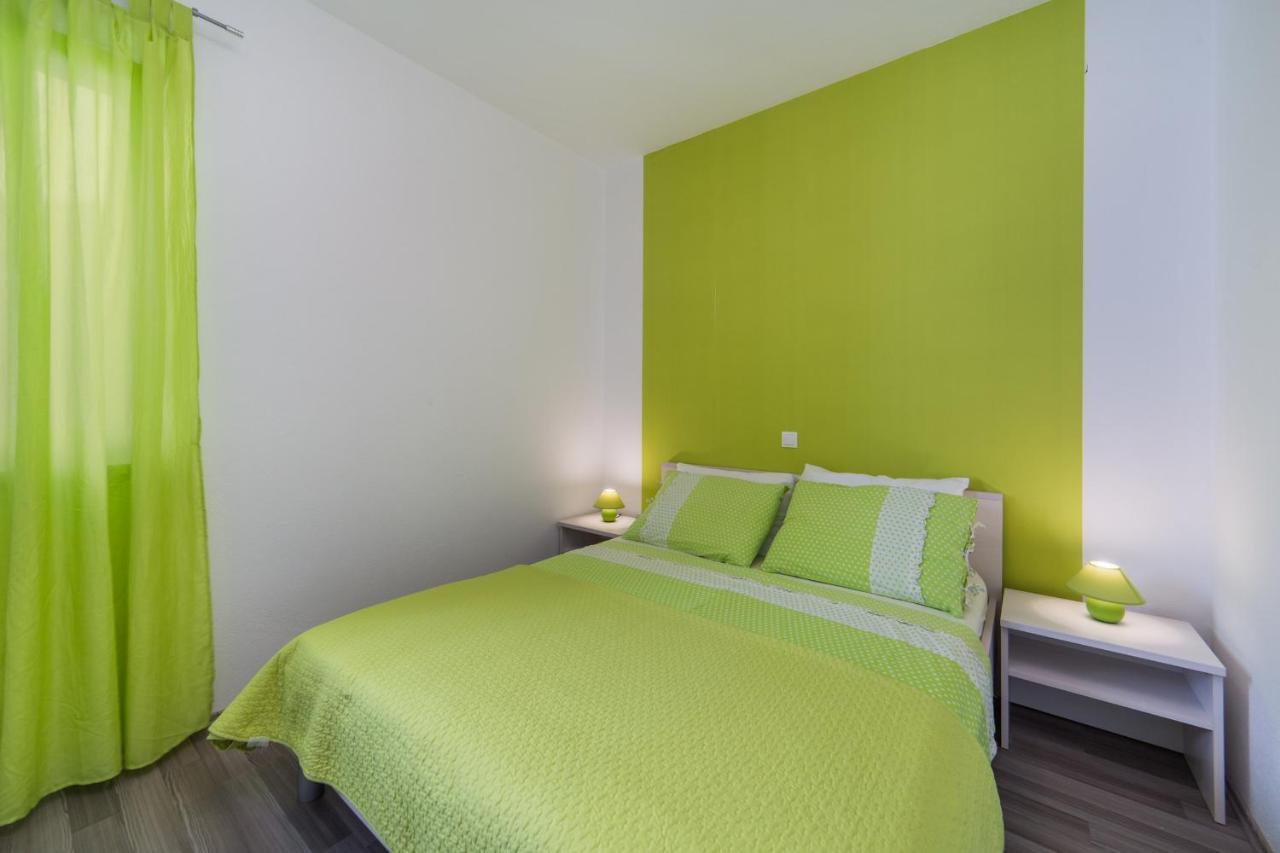 Apartments By The Sea Brist, Makarska - 11078 Екстер'єр фото